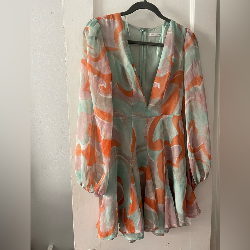 The cutest spring/ summer dress! Worn a couple times for parties!